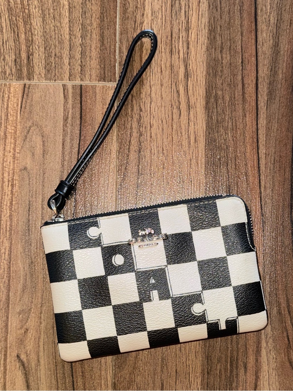 Checkerboard Wristlet Wallet - Black & White
